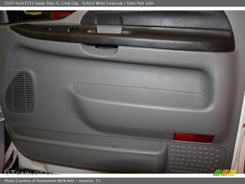 Oxford White Clearcoat / Dark Flint cloth 2007 Ford F250 Super Duty XL Crew Cab