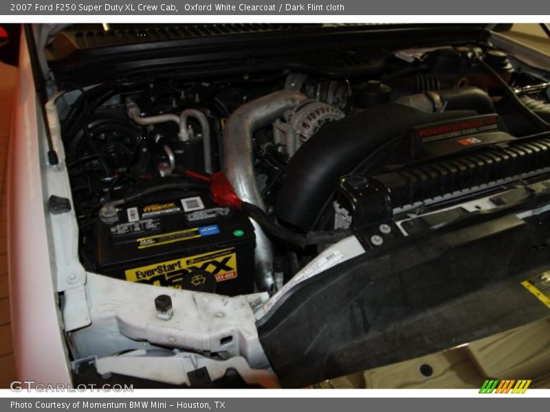 Oxford White Clearcoat / Dark Flint cloth 2007 Ford F250 Super Duty XL Crew Cab