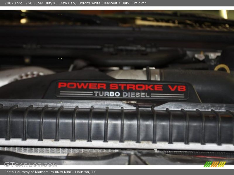 Oxford White Clearcoat / Dark Flint cloth 2007 Ford F250 Super Duty XL Crew Cab