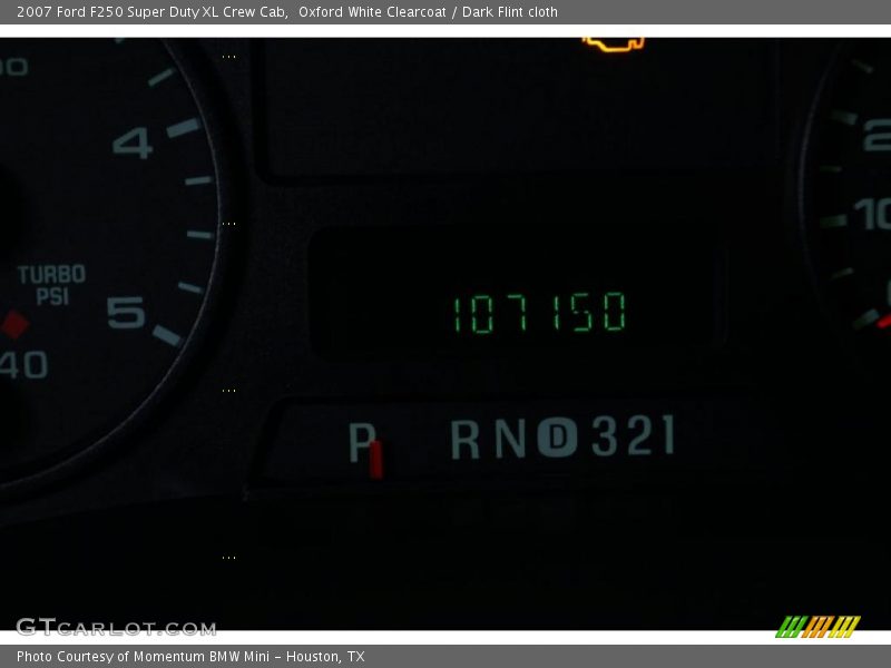 Oxford White Clearcoat / Dark Flint cloth 2007 Ford F250 Super Duty XL Crew Cab