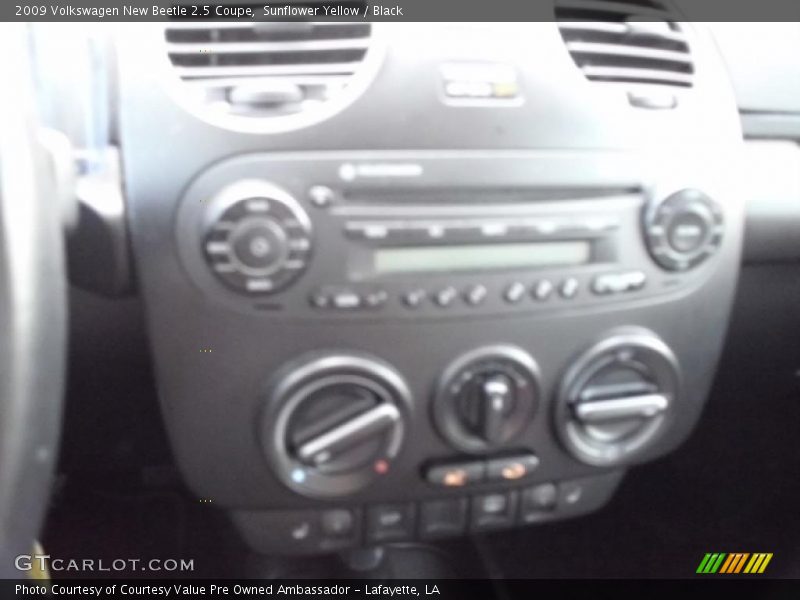 Sunflower Yellow / Black 2009 Volkswagen New Beetle 2.5 Coupe