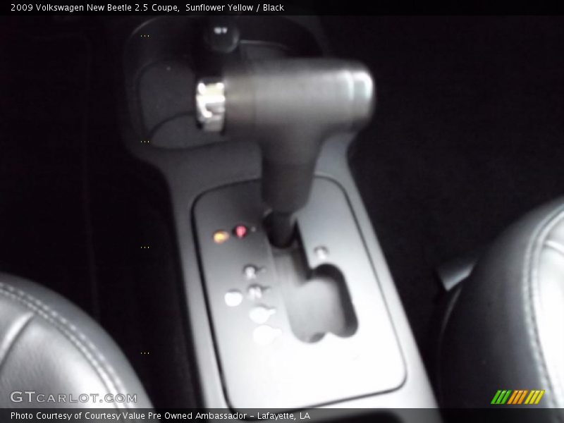 Sunflower Yellow / Black 2009 Volkswagen New Beetle 2.5 Coupe