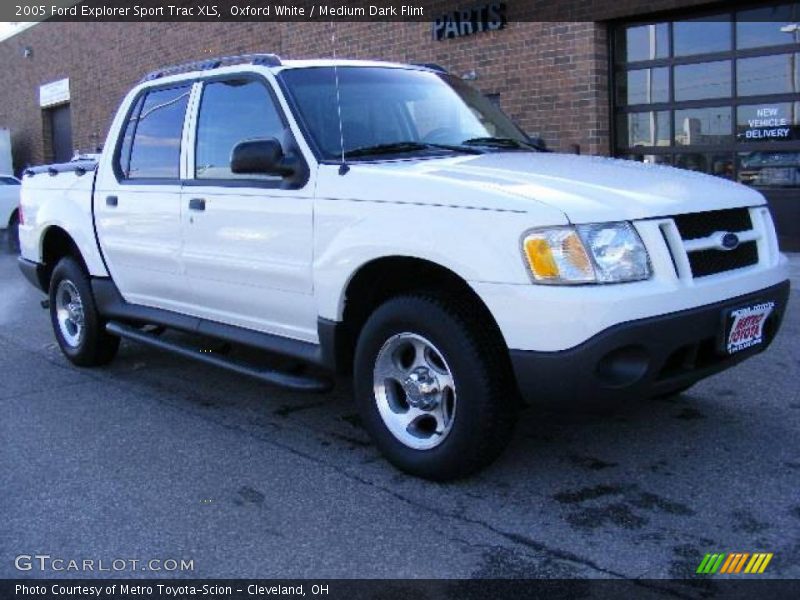 Oxford White / Medium Dark Flint 2005 Ford Explorer Sport Trac XLS