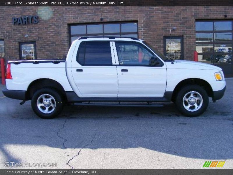Oxford White / Medium Dark Flint 2005 Ford Explorer Sport Trac XLS