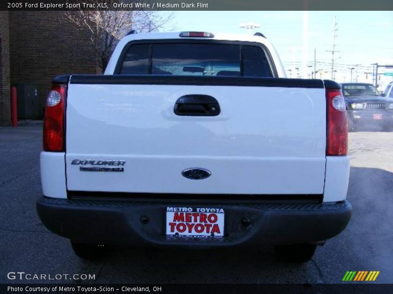 Oxford White / Medium Dark Flint 2005 Ford Explorer Sport Trac XLS