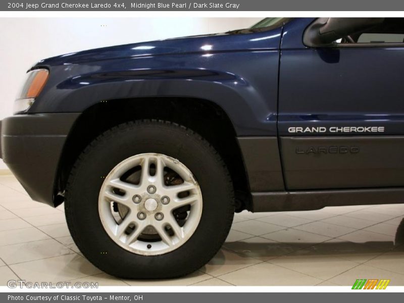 Midnight Blue Pearl / Dark Slate Gray 2004 Jeep Grand Cherokee Laredo 4x4
