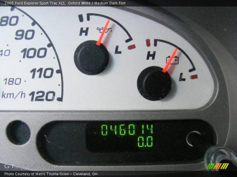 Oxford White / Medium Dark Flint 2005 Ford Explorer Sport Trac XLS