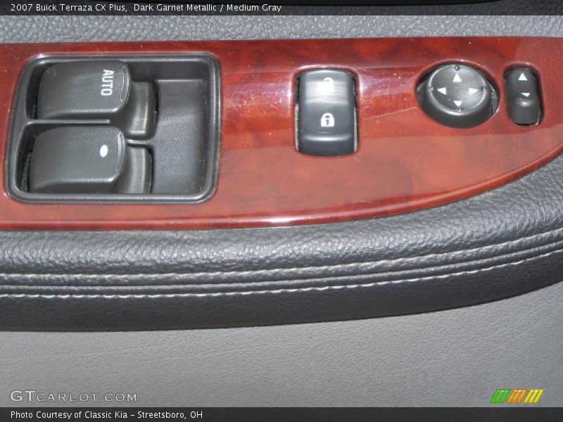 Controls of 2007 Terraza CX Plus