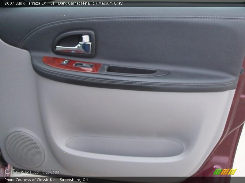 Door Panel of 2007 Terraza CX Plus