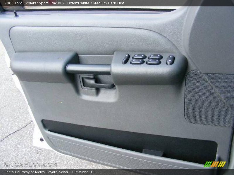Oxford White / Medium Dark Flint 2005 Ford Explorer Sport Trac XLS
