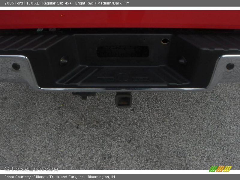 Bright Red / Medium/Dark Flint 2006 Ford F150 XLT Regular Cab 4x4