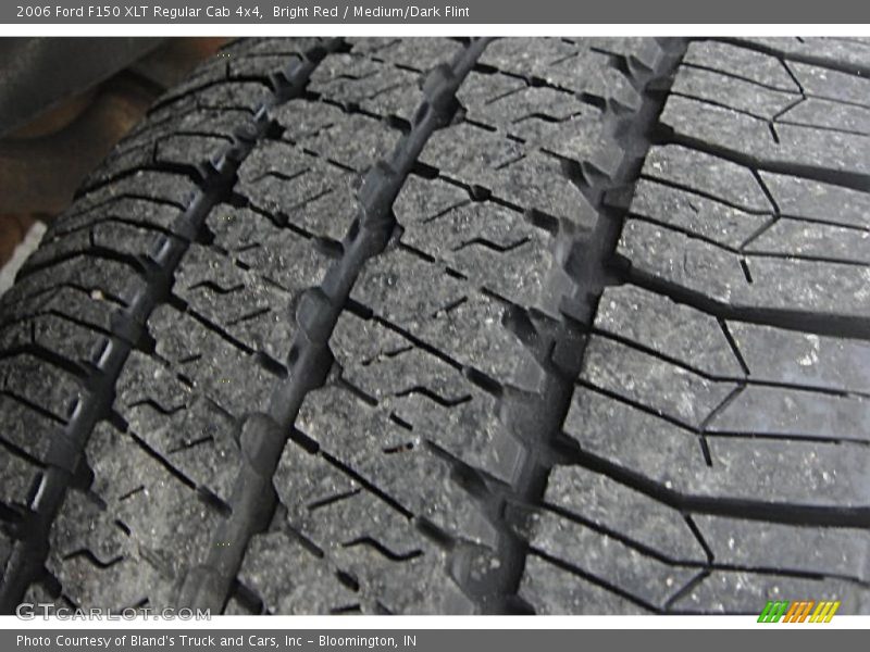Bright Red / Medium/Dark Flint 2006 Ford F150 XLT Regular Cab 4x4