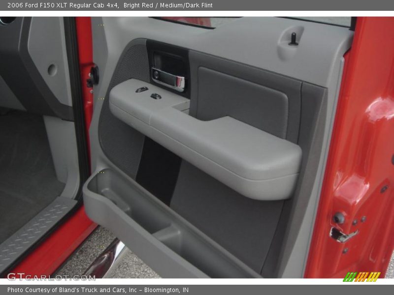Bright Red / Medium/Dark Flint 2006 Ford F150 XLT Regular Cab 4x4