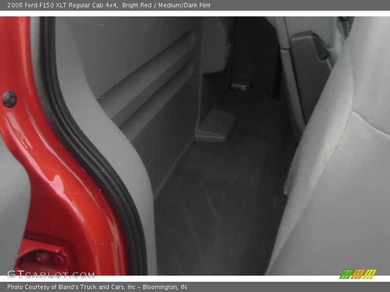 Bright Red / Medium/Dark Flint 2006 Ford F150 XLT Regular Cab 4x4