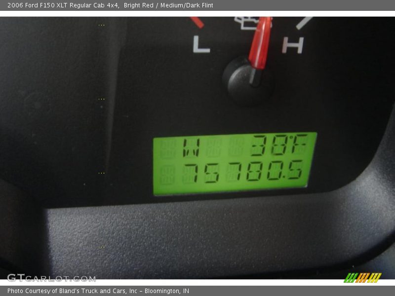Bright Red / Medium/Dark Flint 2006 Ford F150 XLT Regular Cab 4x4