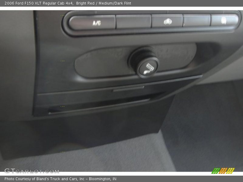 Bright Red / Medium/Dark Flint 2006 Ford F150 XLT Regular Cab 4x4