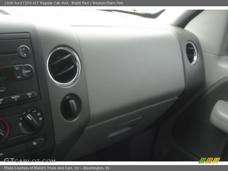Bright Red / Medium/Dark Flint 2006 Ford F150 XLT Regular Cab 4x4