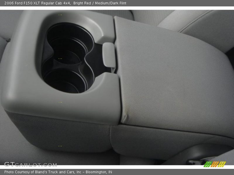 Bright Red / Medium/Dark Flint 2006 Ford F150 XLT Regular Cab 4x4