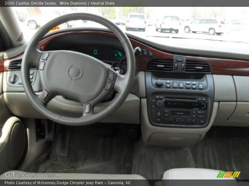 White Diamond / Neutral Shale 2000 Cadillac DeVille Sedan