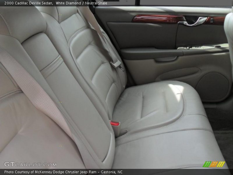White Diamond / Neutral Shale 2000 Cadillac DeVille Sedan