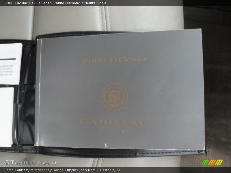 White Diamond / Neutral Shale 2000 Cadillac DeVille Sedan