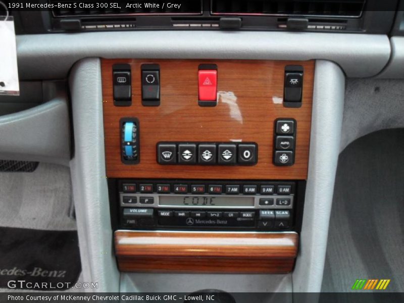 Controls of 1991 S Class 300 SEL
