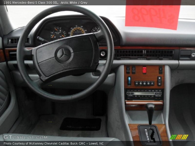 Dashboard of 1991 S Class 300 SEL
