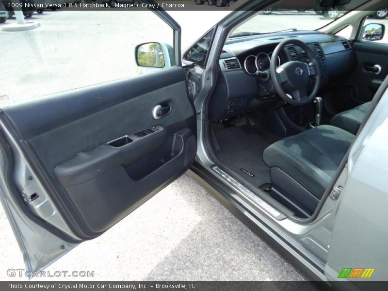 Magnetic Gray / Charcoal 2009 Nissan Versa 1.8 S Hatchback
