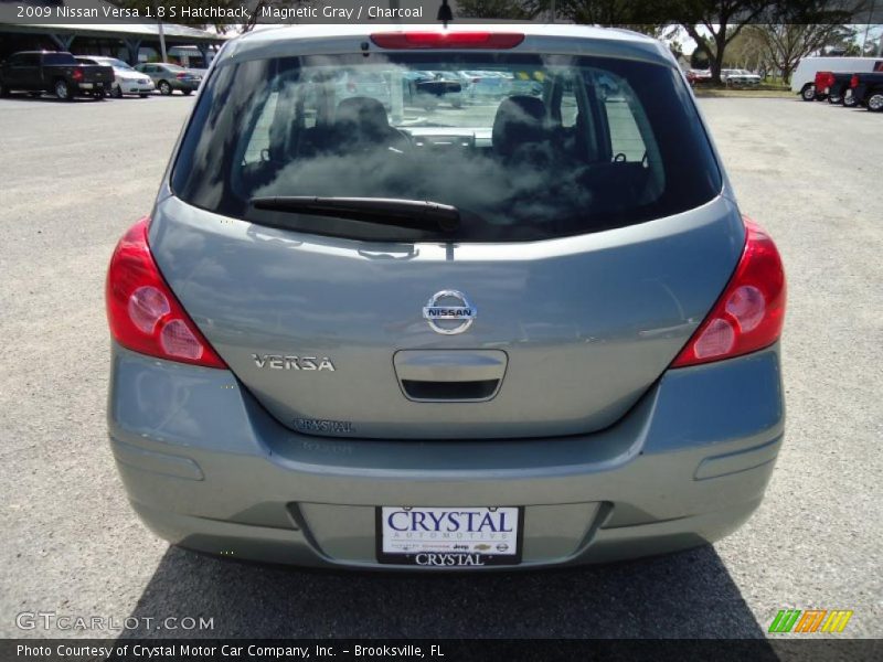 Magnetic Gray / Charcoal 2009 Nissan Versa 1.8 S Hatchback