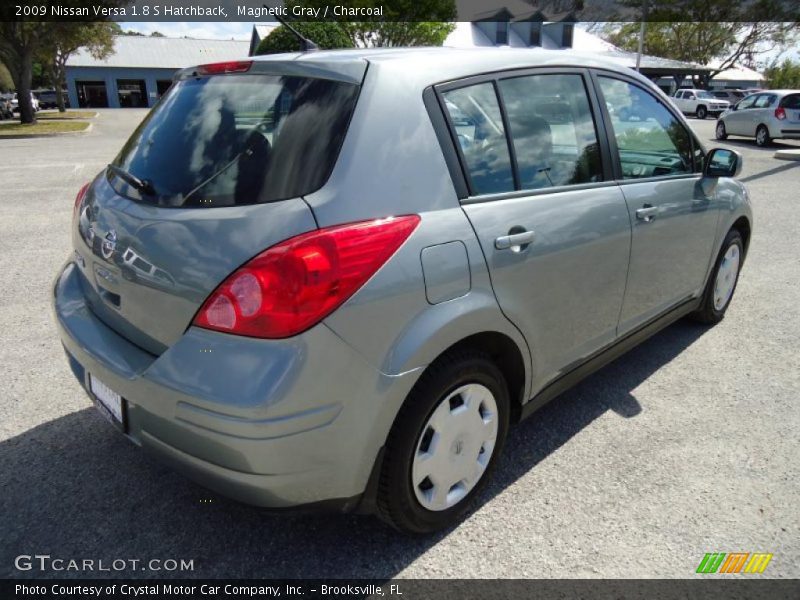 Magnetic Gray / Charcoal 2009 Nissan Versa 1.8 S Hatchback