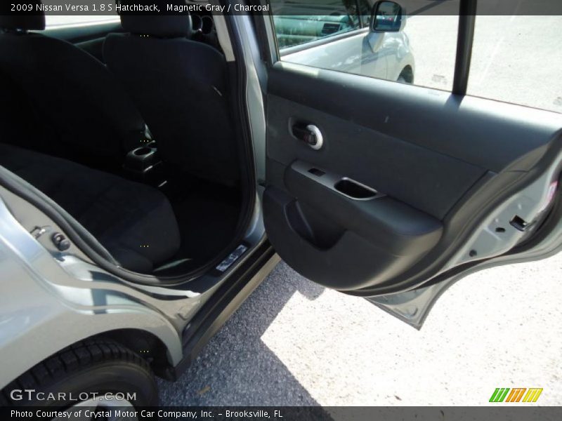 Magnetic Gray / Charcoal 2009 Nissan Versa 1.8 S Hatchback