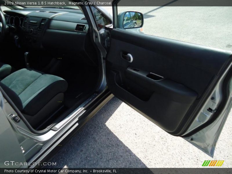 Magnetic Gray / Charcoal 2009 Nissan Versa 1.8 S Hatchback