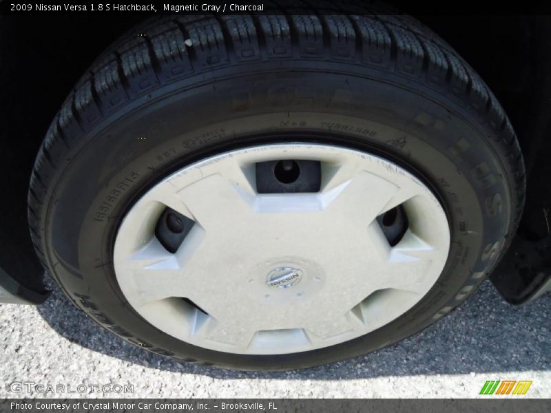 Magnetic Gray / Charcoal 2009 Nissan Versa 1.8 S Hatchback
