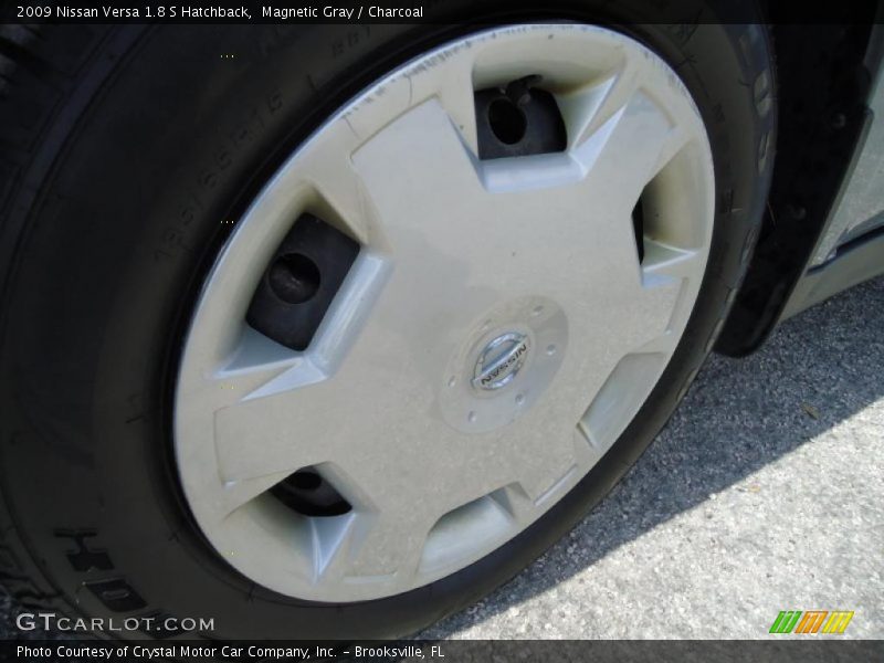 Magnetic Gray / Charcoal 2009 Nissan Versa 1.8 S Hatchback
