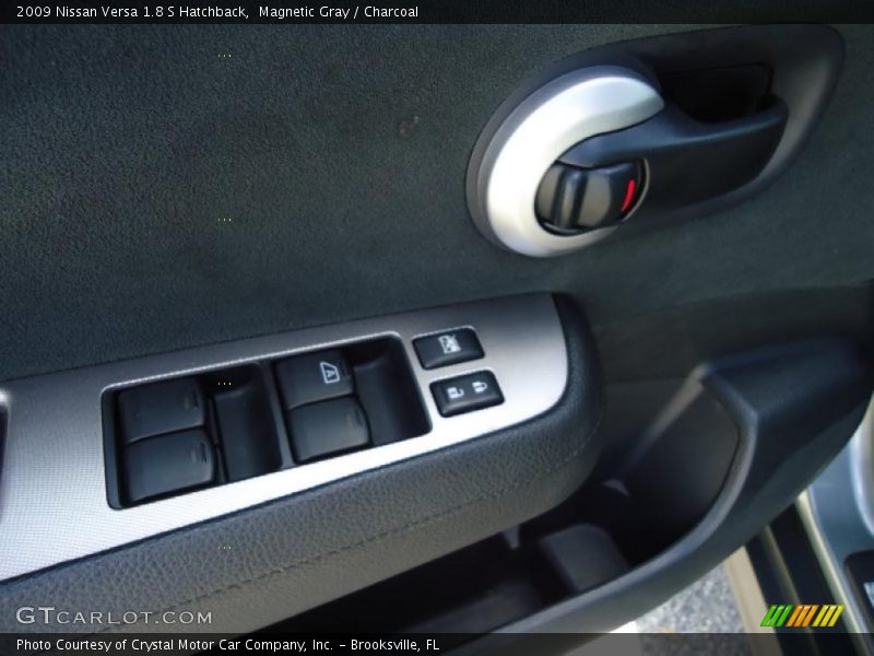 Magnetic Gray / Charcoal 2009 Nissan Versa 1.8 S Hatchback