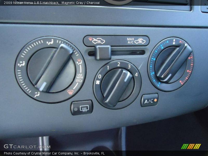 Magnetic Gray / Charcoal 2009 Nissan Versa 1.8 S Hatchback