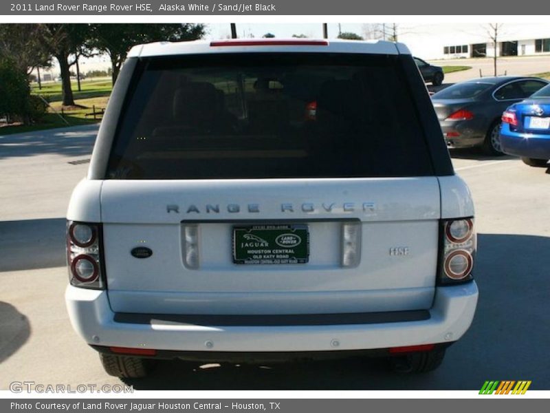 Alaska White / Sand/Jet Black 2011 Land Rover Range Rover HSE