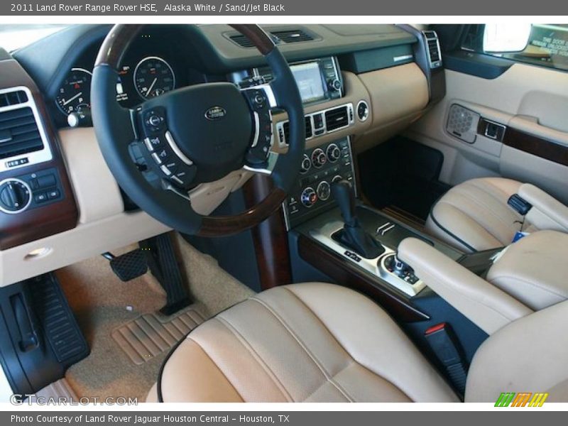 Alaska White / Sand/Jet Black 2011 Land Rover Range Rover HSE