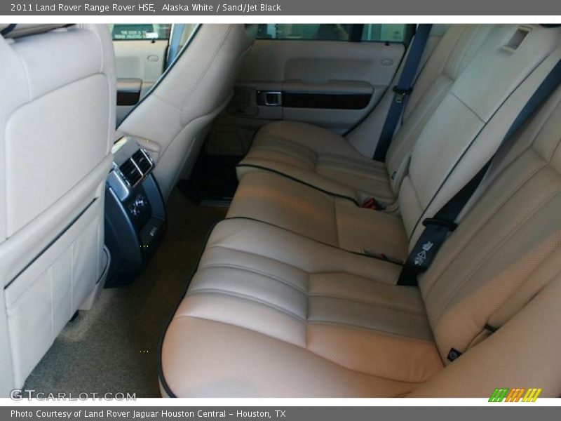 Alaska White / Sand/Jet Black 2011 Land Rover Range Rover HSE