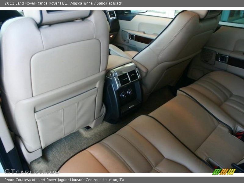 Alaska White / Sand/Jet Black 2011 Land Rover Range Rover HSE