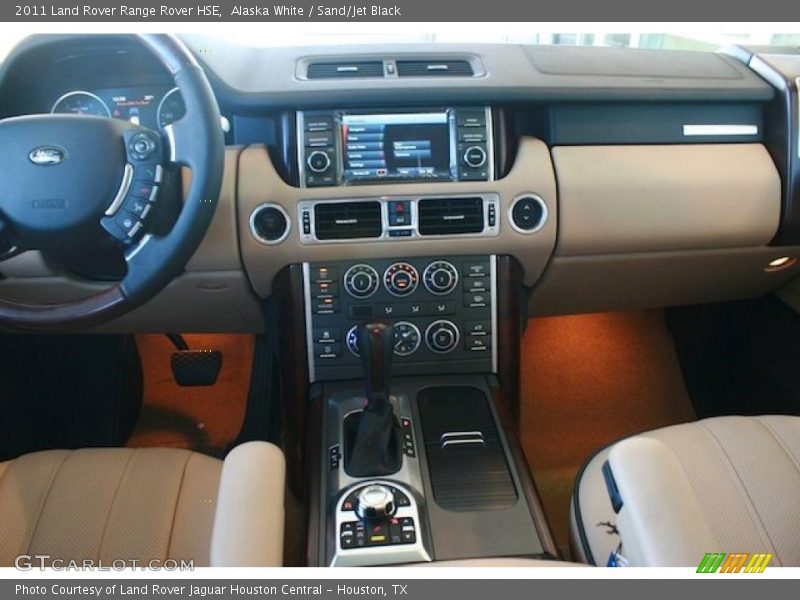 Alaska White / Sand/Jet Black 2011 Land Rover Range Rover HSE