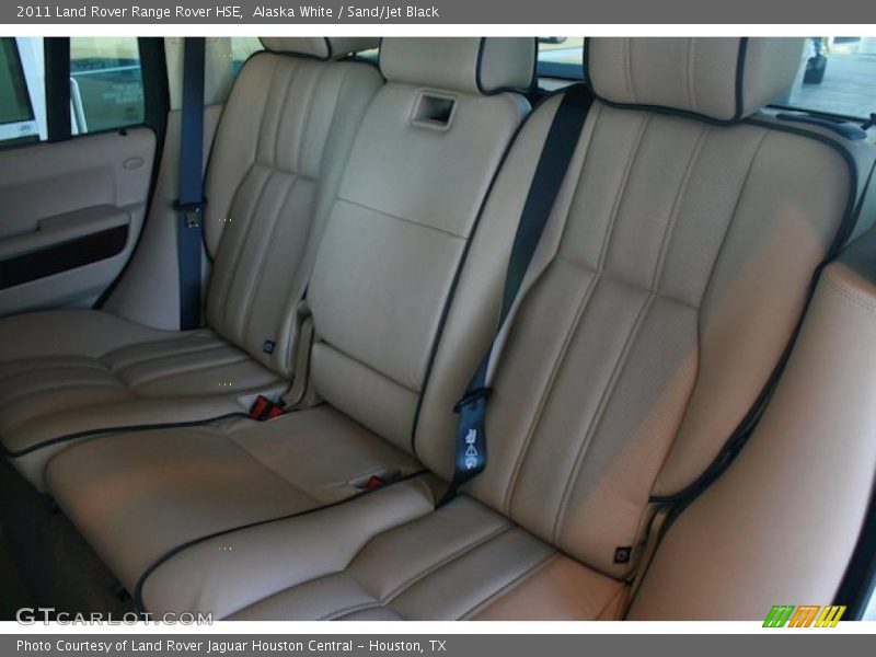 Alaska White / Sand/Jet Black 2011 Land Rover Range Rover HSE
