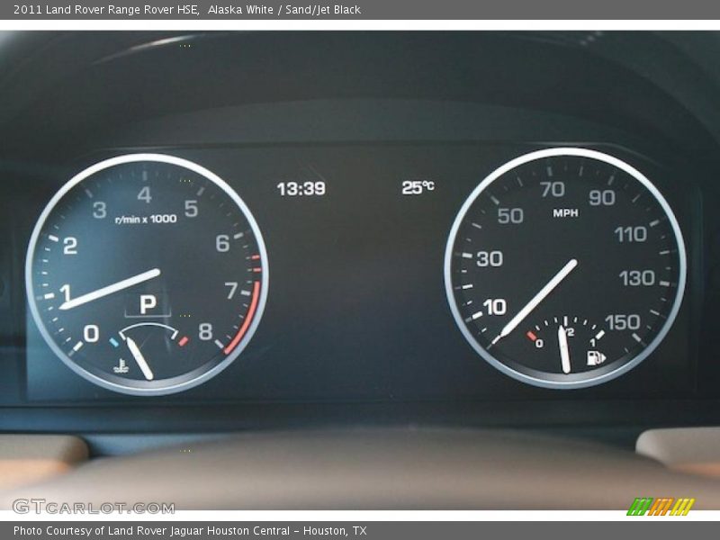 Alaska White / Sand/Jet Black 2011 Land Rover Range Rover HSE