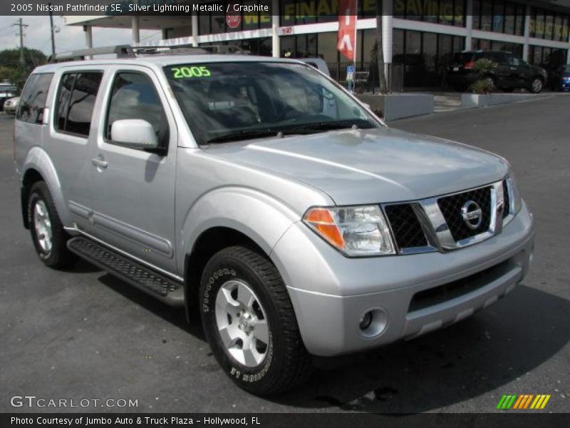 Silver Lightning Metallic / Graphite 2005 Nissan Pathfinder SE