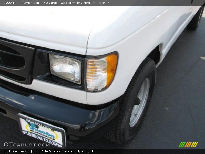 Oxford White / Medium Graphite 2002 Ford E Series Van E150 Cargo