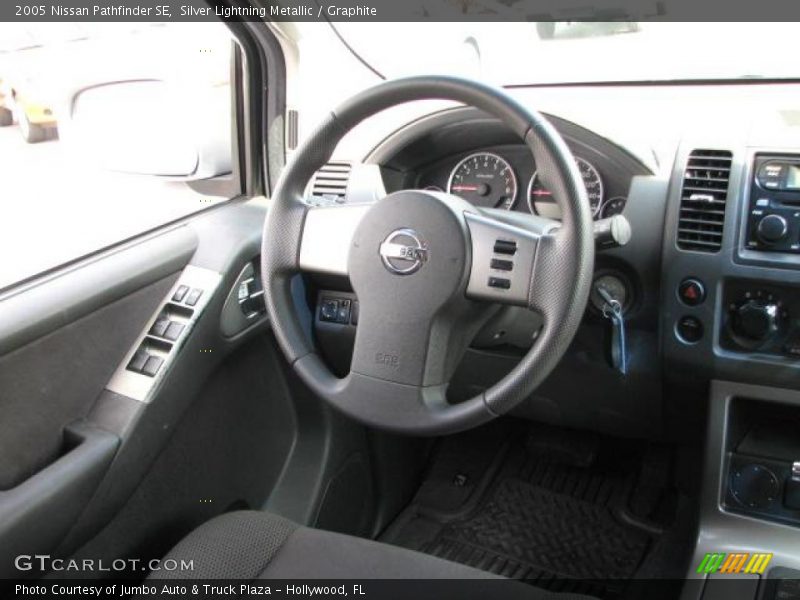 Silver Lightning Metallic / Graphite 2005 Nissan Pathfinder SE