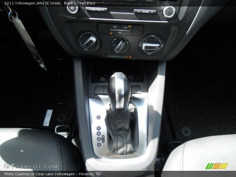 Black / Titan Black 2011 Volkswagen Jetta SE Sedan