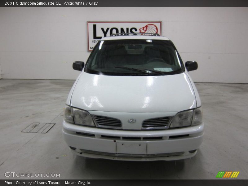 Arctic White / Gray 2001 Oldsmobile Silhouette GL