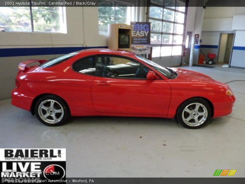 Cardinal Red / Black/Gray 2001 Hyundai Tiburon