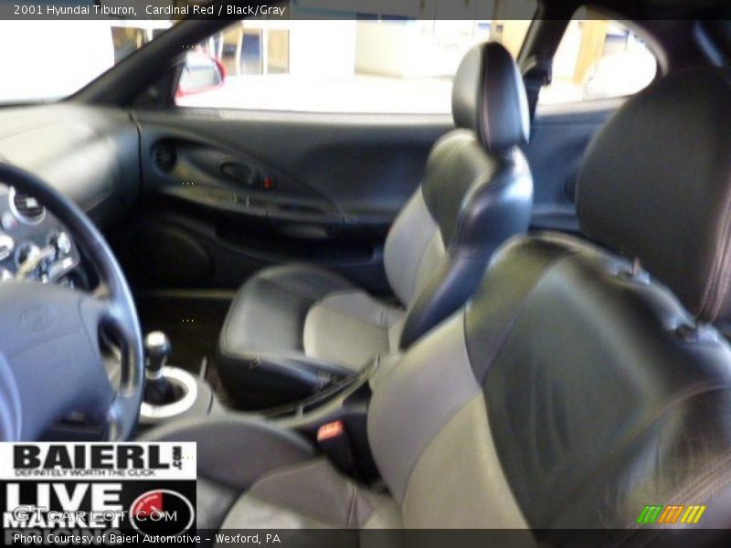 Cardinal Red / Black/Gray 2001 Hyundai Tiburon